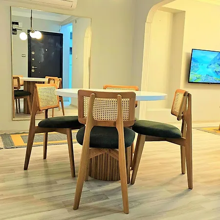 New - Luxury - Spacious Flats At The Center *