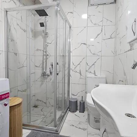 New - Luxury - Spacious Flats At The Center