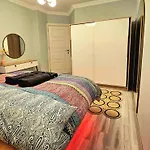 Apartment New - Luxury - Spacious Flats At The Center