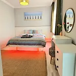 New - Luxury - Spacious Flats At The Center *